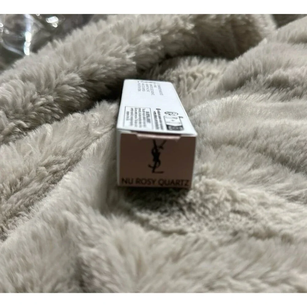 YSL Yves Saint Laurent Nu Halo Highlighter